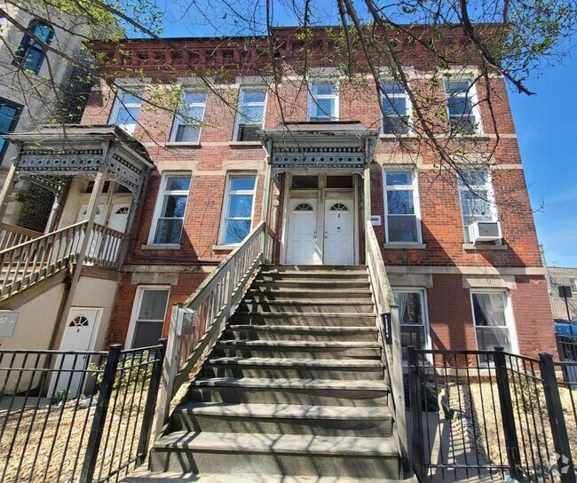 Building Photo - 2000 S Ashland Ave Unit G Rental