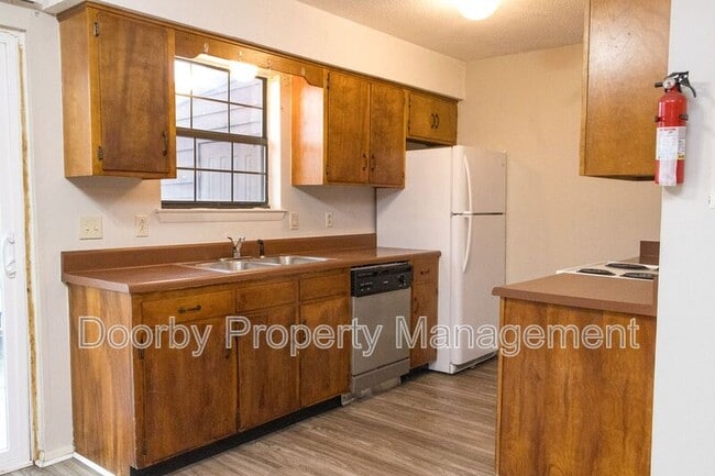 Photo - 18 S Germantown Rd Unit 4