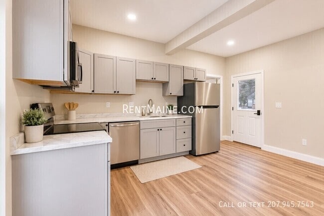 Photo - 392 S Main St Unit 1