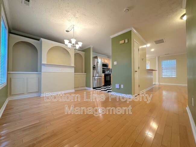 Photo - 131 Camforth Dr