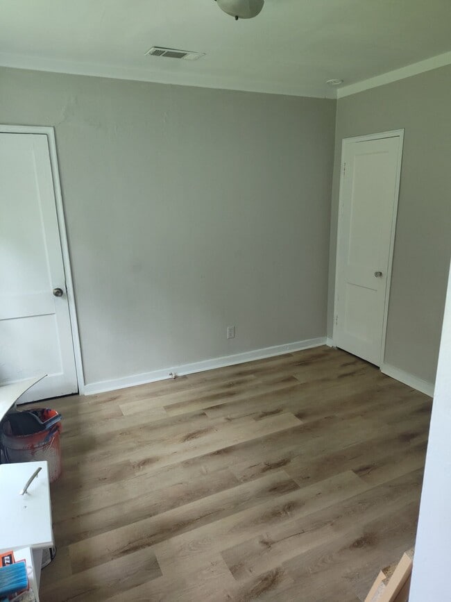 Photo - 2613 Emerald Dr