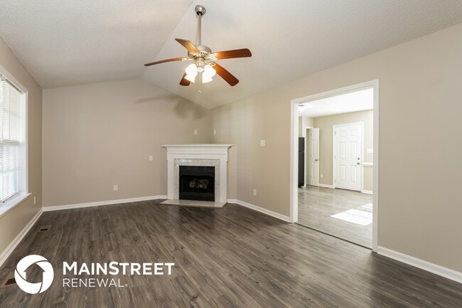 Photo - 415 Spaniel Ln