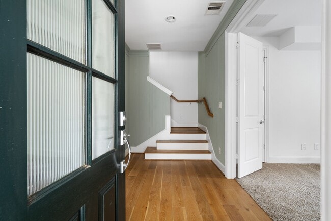 Photo - 4014 University Grove St