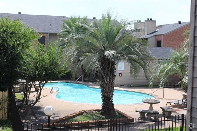 Building Photo - 16111 Aspenglen Dr Unit 910 Rental