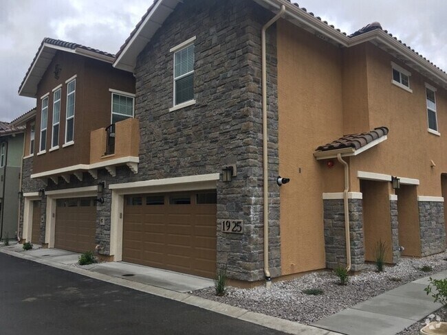 Building Photo - Built 2018 - Townhome in South Meadows - D...