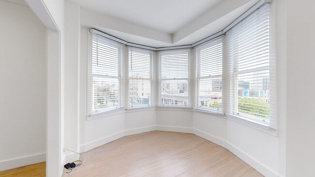 Building Photo - 17 Hermann St Unit 305