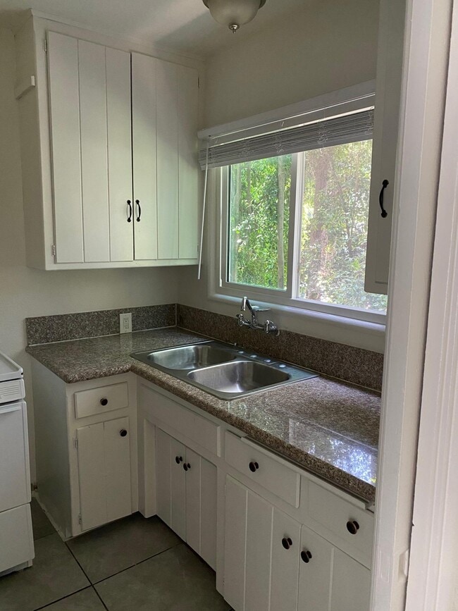 Photo - 15555 Parthenia St Unit 120