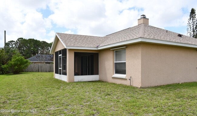 Photo - 995 Black Coral Ave NW