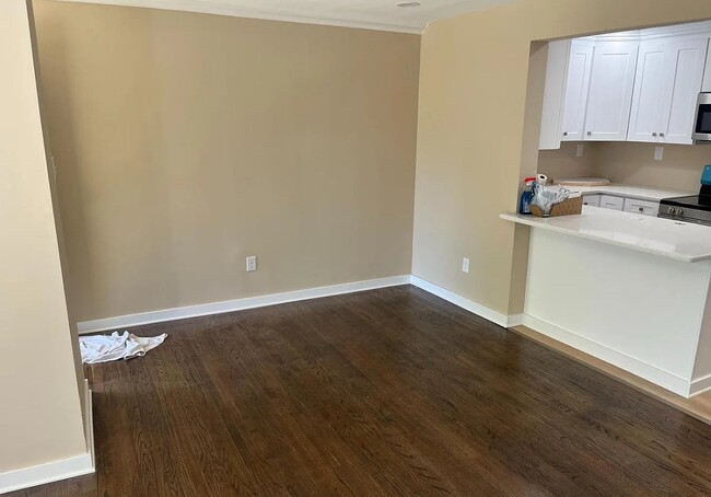 108 W Spring Ave