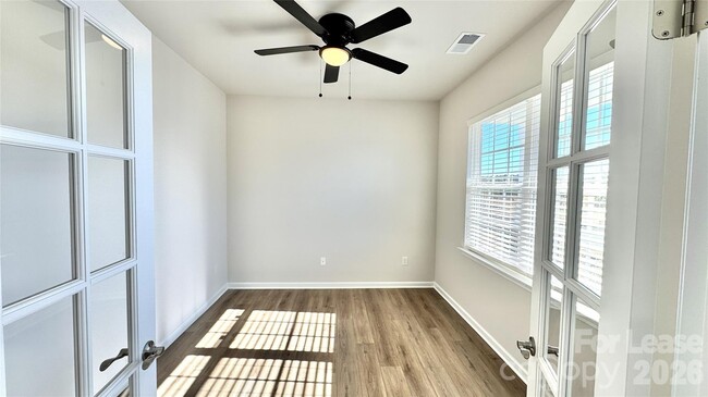 Photo - 1542 Swallow Tail Dr