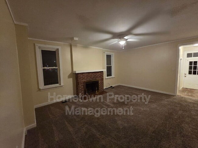 Photo - 3623 Derry St