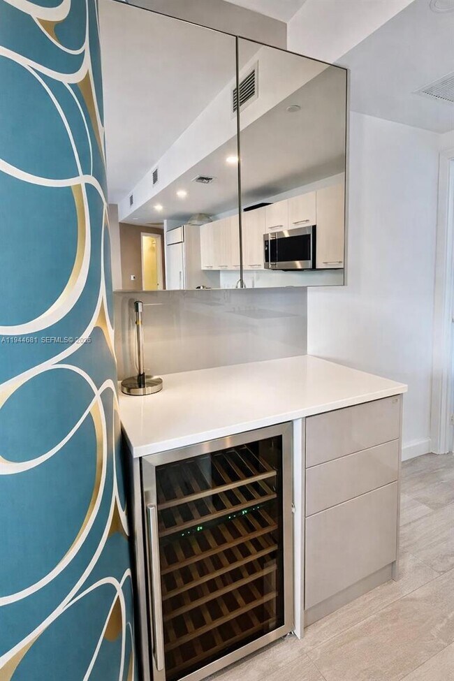 Photo - 45 SW 9th St Unidad 3008