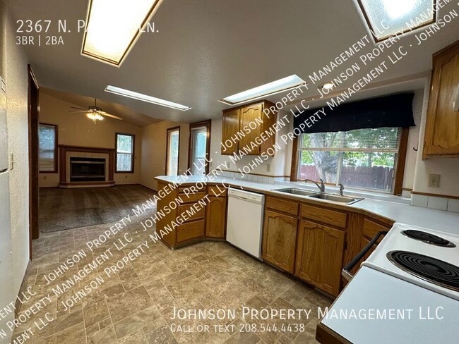 Photo - 2367 N Pawnee Ln