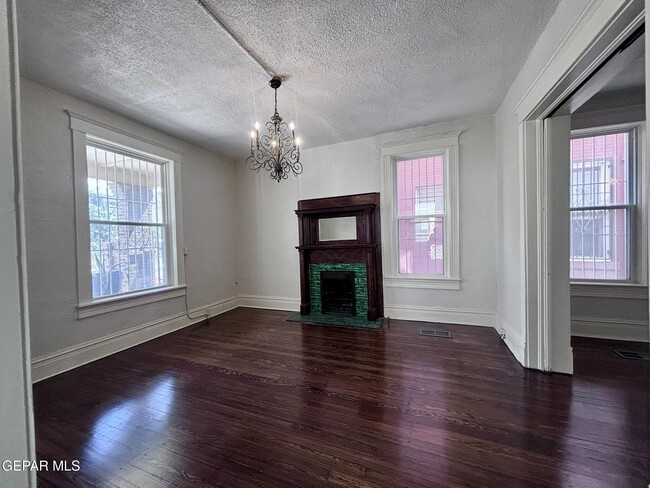 Photo - 215 W Rio Grande Ave