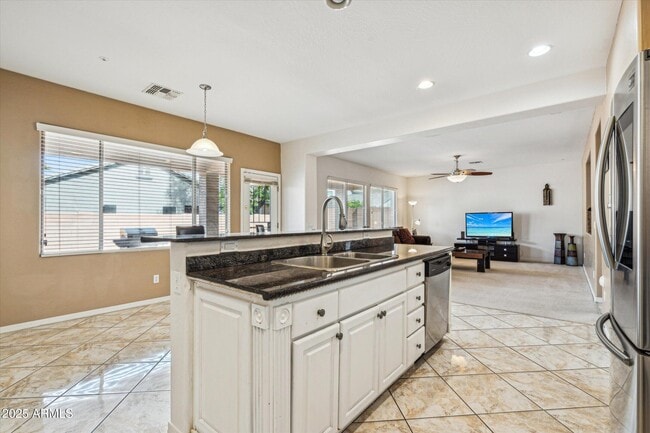 9042 W Pinnacle Vista Dr