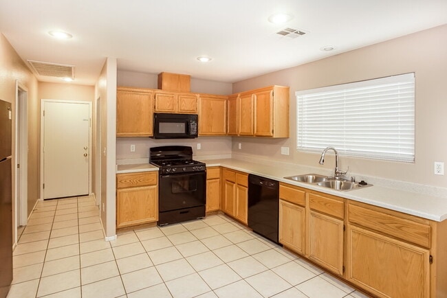 Photo - 773 Thorton Beach St