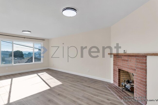 Photo - 830 Sargent St