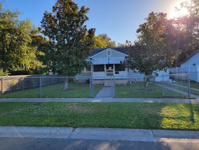 Building Photo - 3721 17th St N
