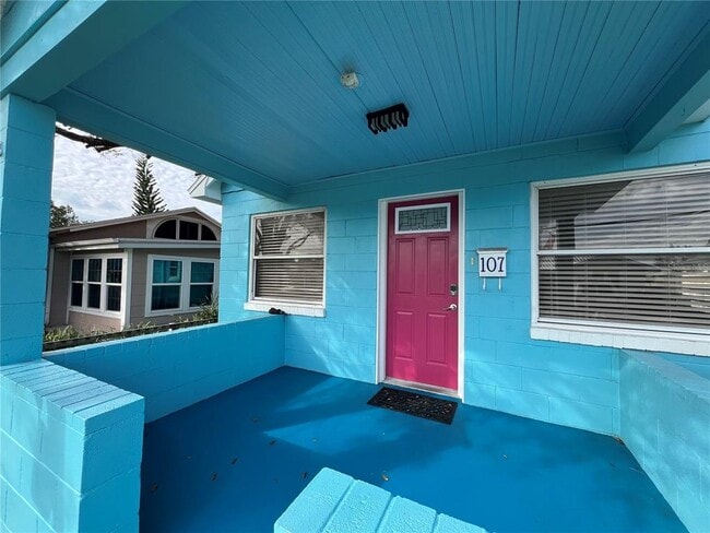 Photo - 107 W Minnehaha St