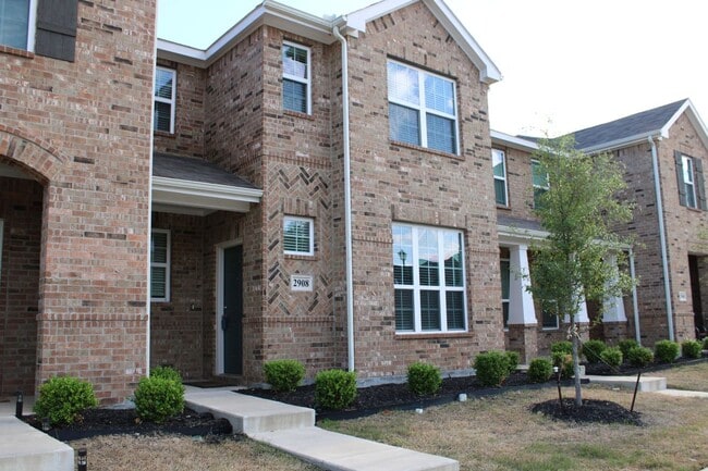 Building Photo - 2908 Mare Dr