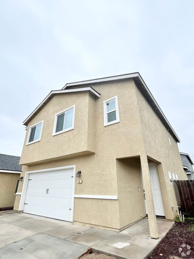 Building Photo - Merced: $2,400 Two-Story 4 bed 2.5 bath ho... Rental