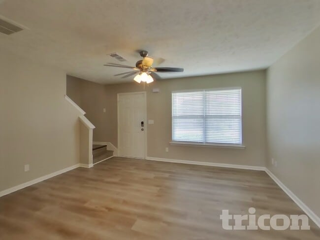 Photo - 1109 Shallowbrook Trail S