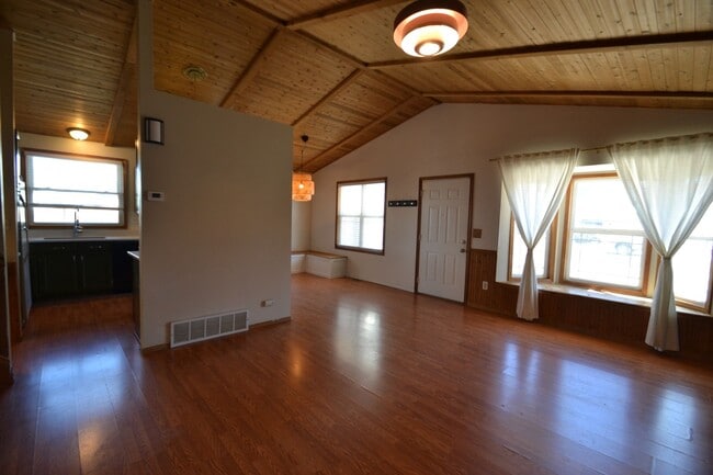 Photo - 4 Bedroom Home Available Near COS Airport!