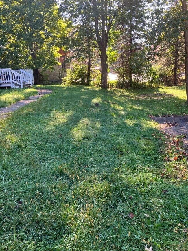 Photo - Large 4 Bedroom House On Hwy 105