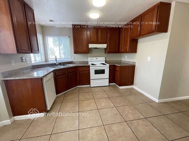 Photo - 910 Edgewood Cir