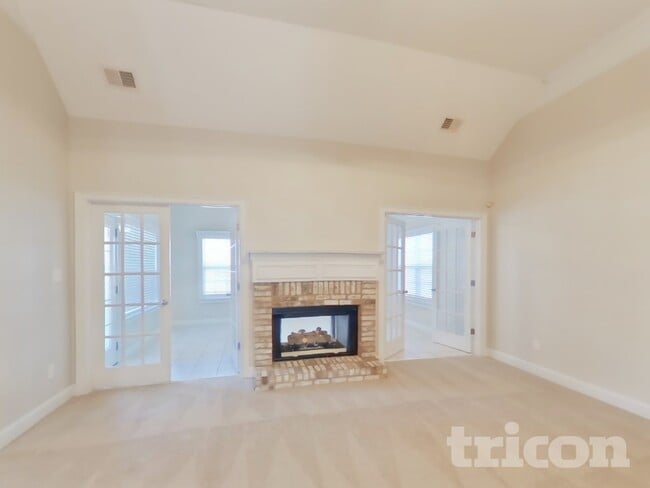 Photo - 400 Tomahawk Tr