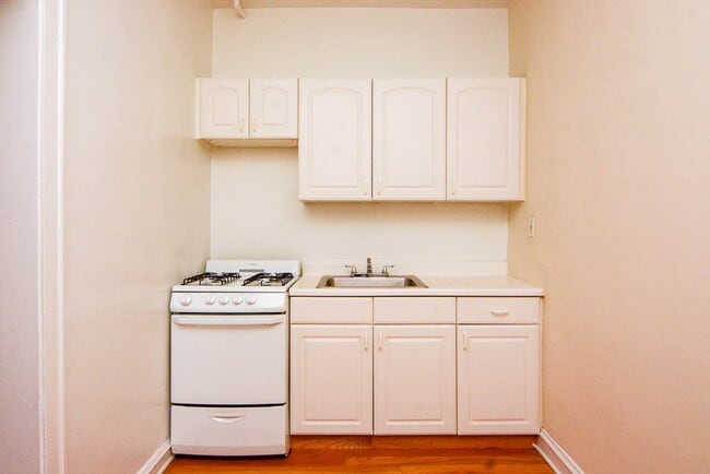 Photo - 544 W Wellington Ave Unit 300