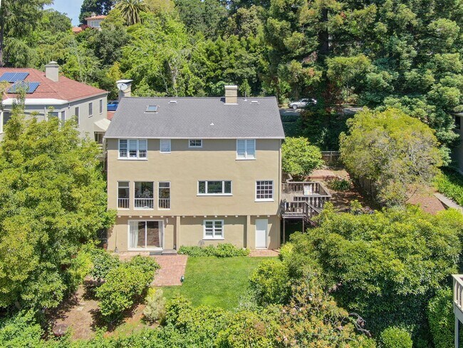 Photo - 25 Selborne Dr House