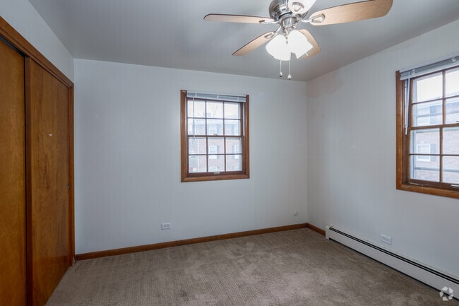 2BR, 1BA - 870SF