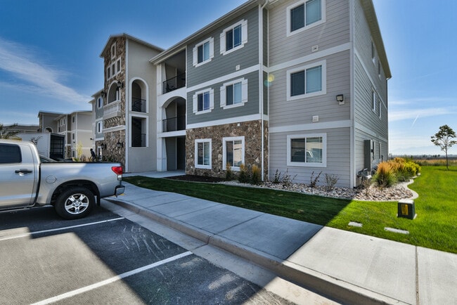 Building Photo - Beautiful Hillcrest Condo in Saratoga Springs Unit 241
