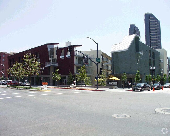 Photo - Atria on Market