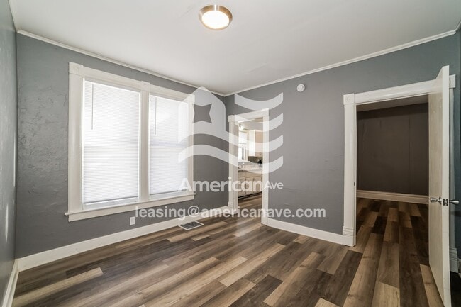 Photo - 204 E Thrush Ave