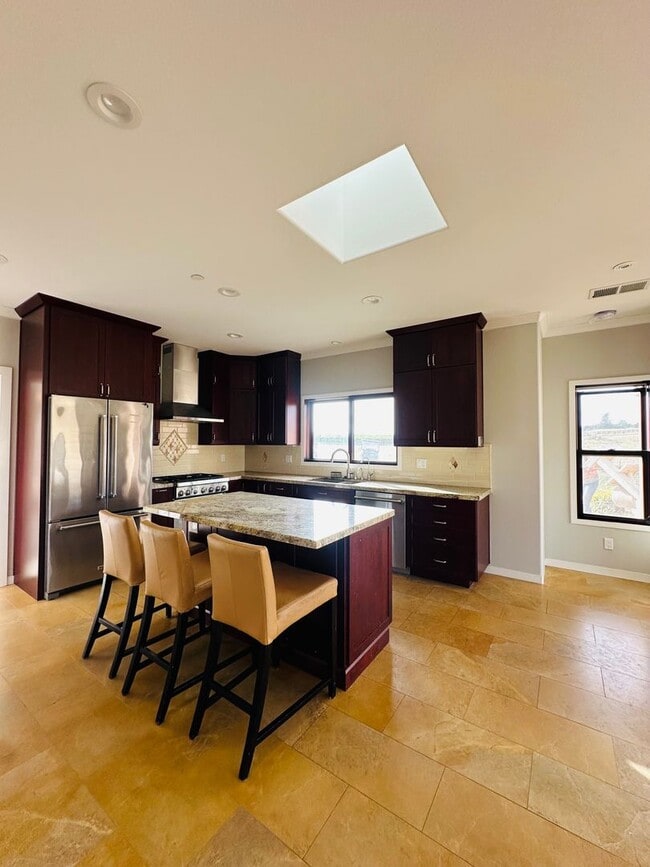 Photo - Serene 2-Bedroom Mountain Retreat with Stunning Views