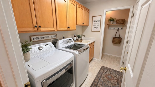 Photo - 1602 E 53rd Ave