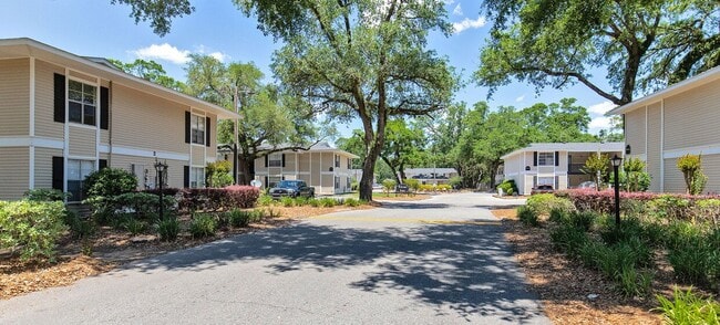 Photo - 100 McKeough Ave Unidad 801