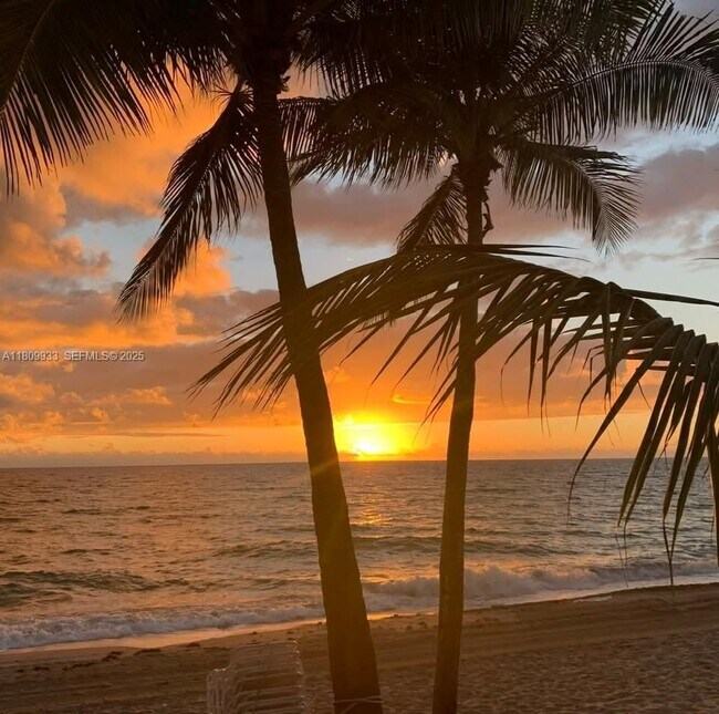 Building Photo - 3535 S Ocean Dr Unit 2805