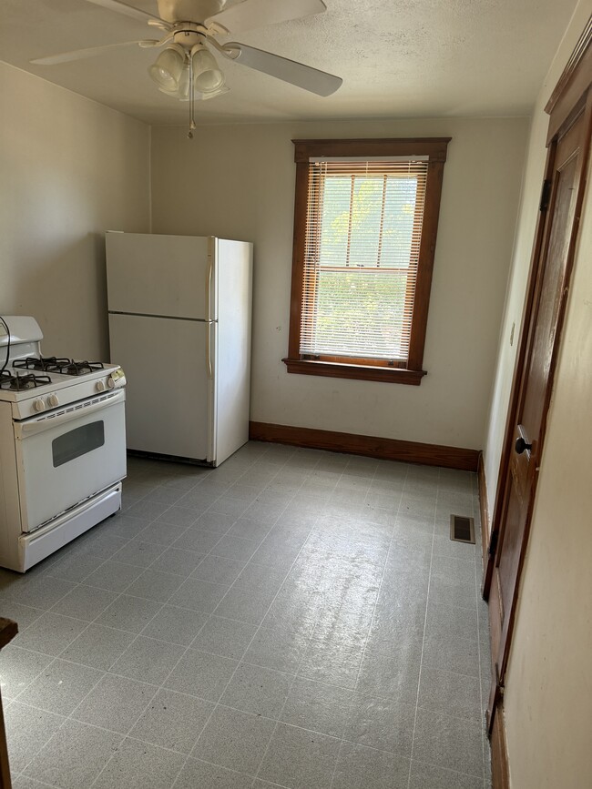 Photo - 2748 Norwood Ave