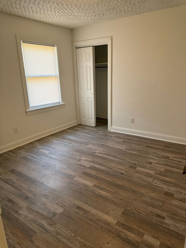 Photo - 913 S Kates Ln