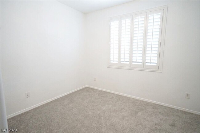 Photo - SHOWINGS AVAILABLE NOW Unidad 2063