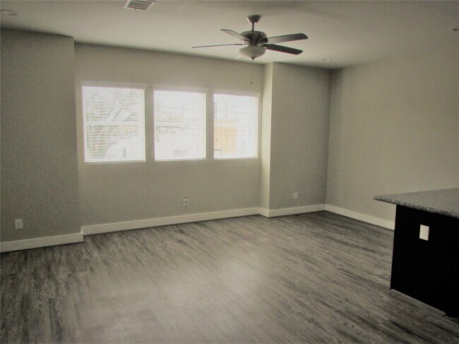 Photo - 3249 Dixie Dr