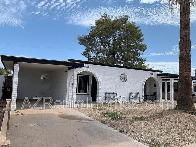 Building Photo - 6820 E Avalon Dr Unit Apt 1