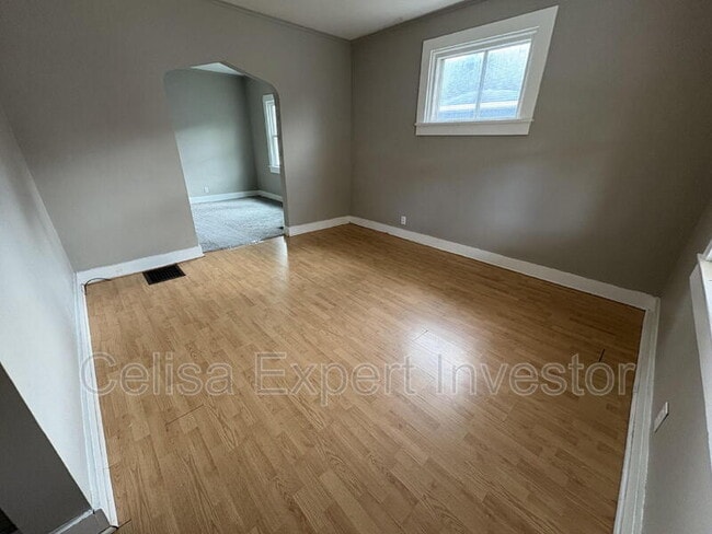 Photo - 4013 Hoagland Ave