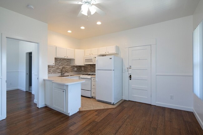 Building Photo - Mission Hills: 1BR in Unique, Historic Bui... Unit 10 Rental