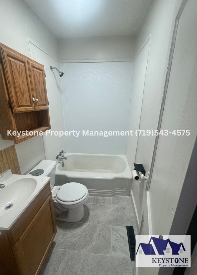 Photo - Small Dog Allowed! 1 Bedroom/1 Bathroom/1 Car Garage for Storage $875/$875 Unit 1104 W. 16th Street