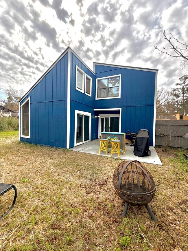 2004 Fawnridge Rd