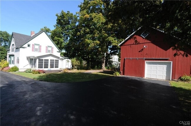 Photo - 100 Utica St